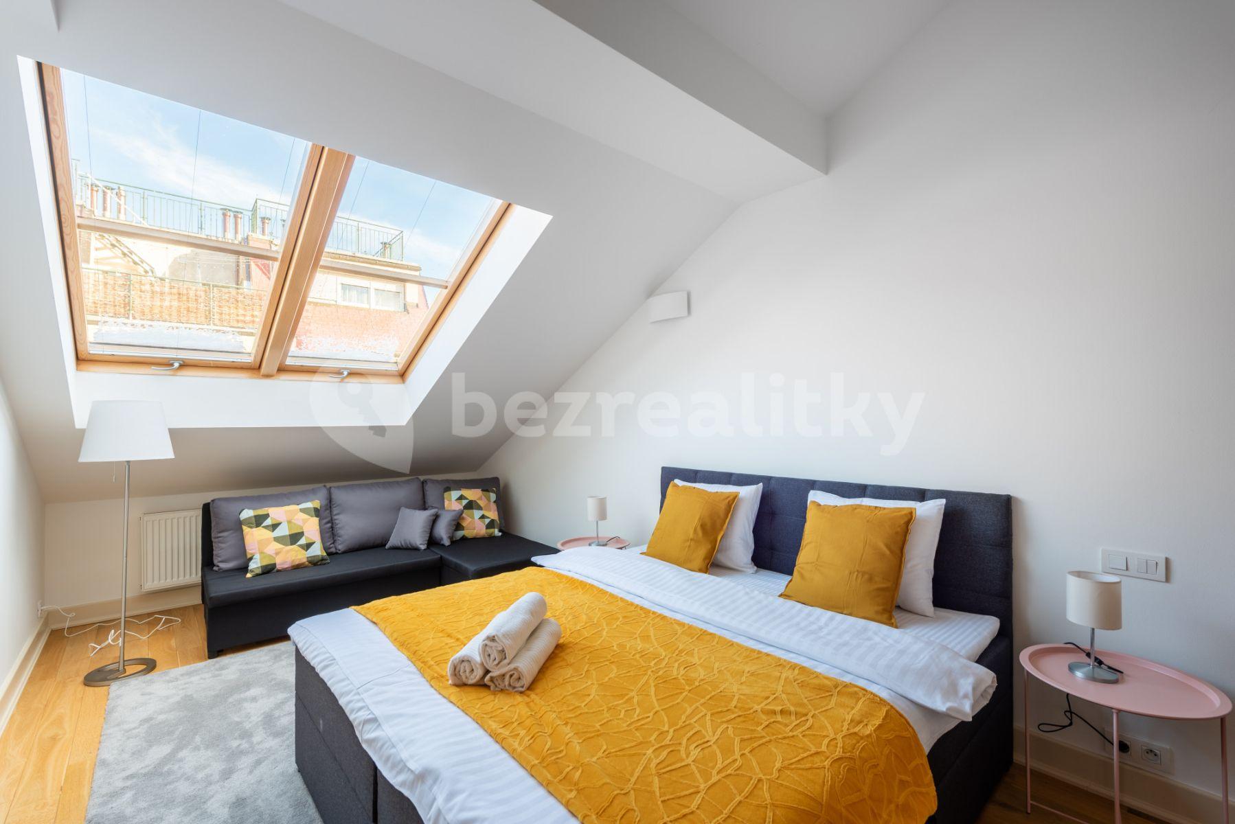 Pronájem bytu 4+1 96 m², Černá, Praha, Praha