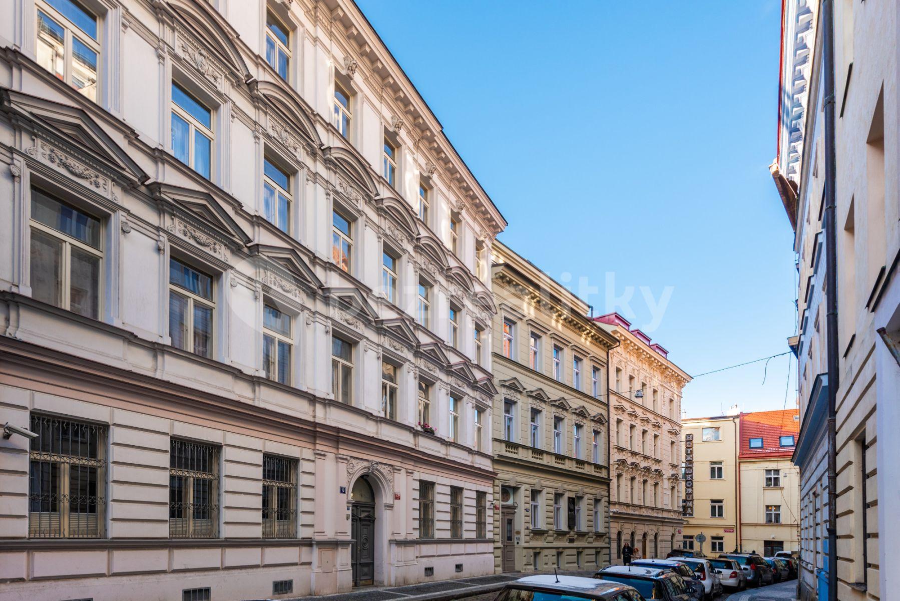 Pronájem bytu 4+1 96 m², Černá, Praha, Praha