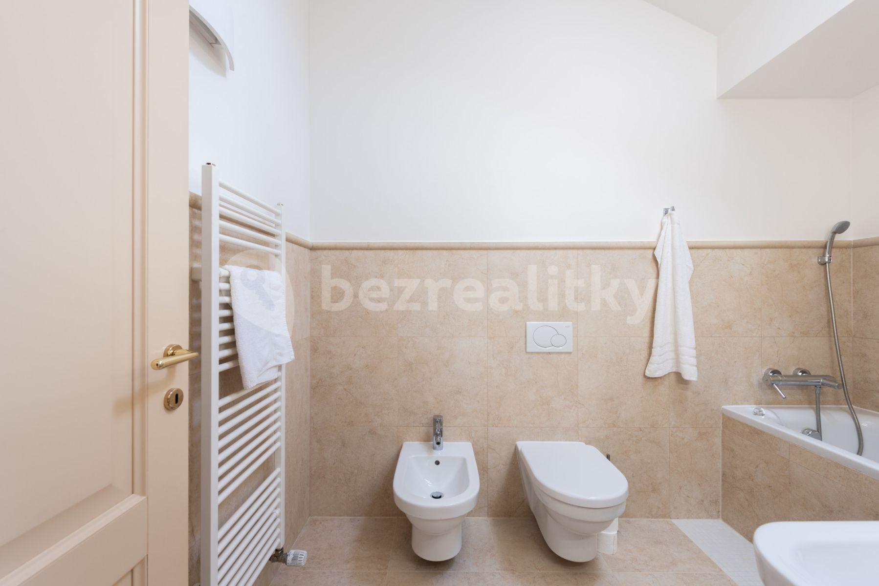 Pronájem bytu 4+1 96 m², Černá, Praha, Praha