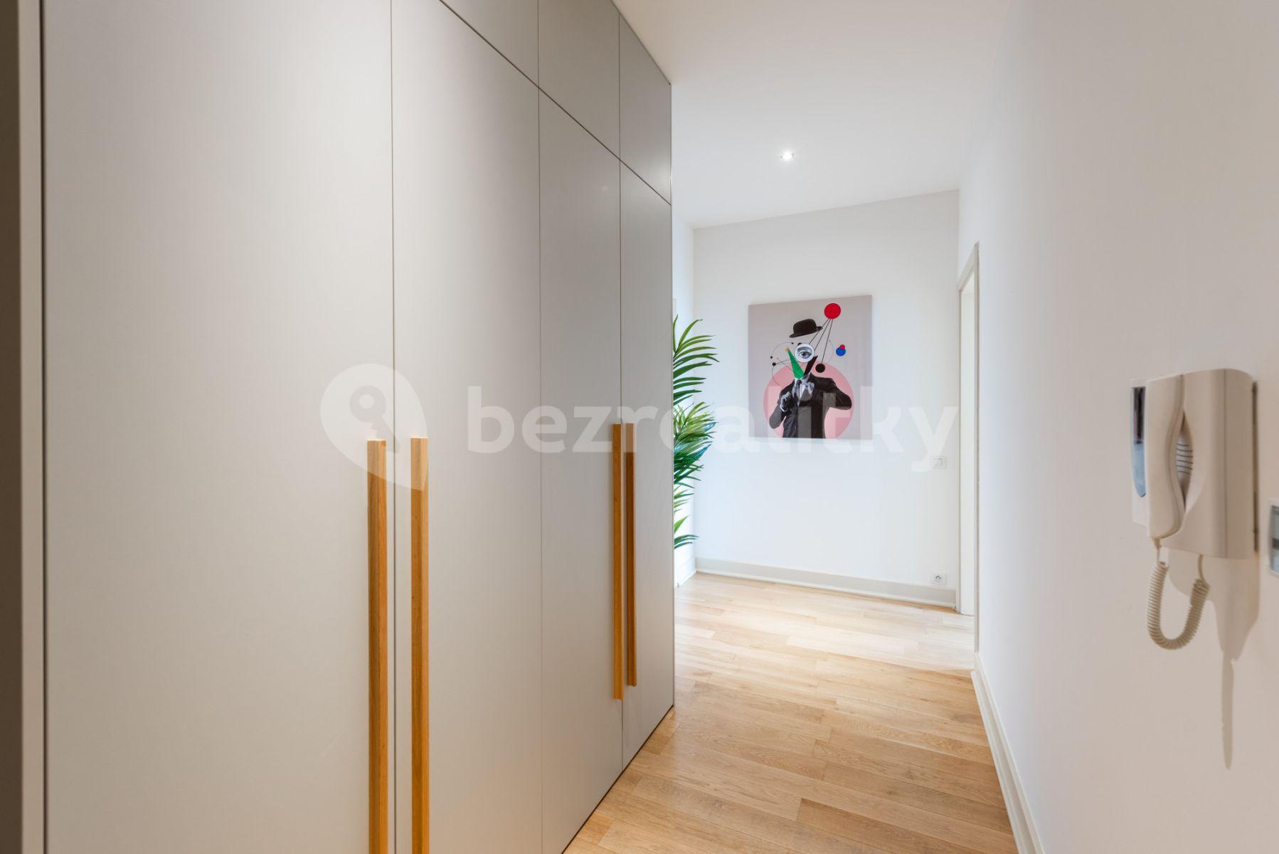 Pronájem bytu 4+1 96 m², Černá, Praha, Praha