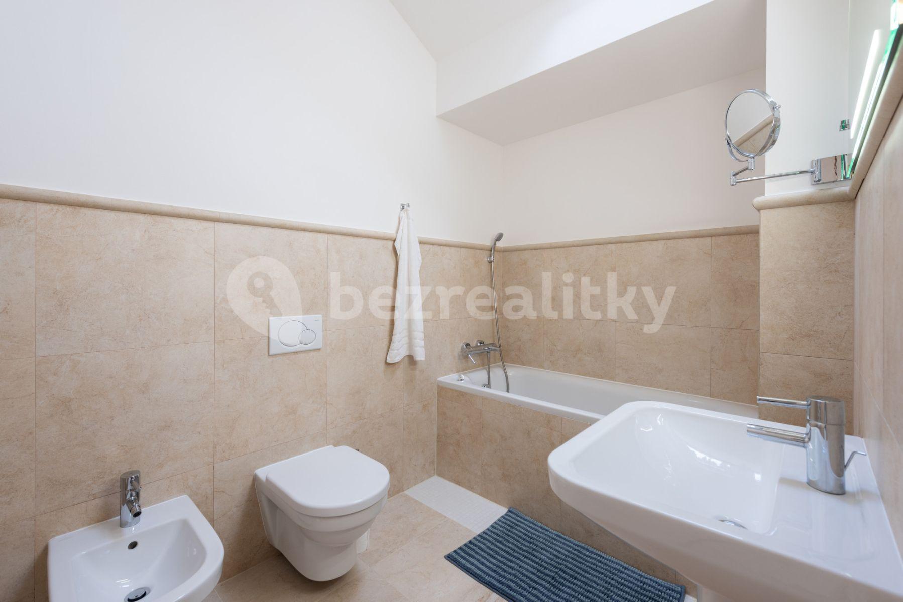 Pronájem bytu 4+1 96 m², Černá, Praha, Praha