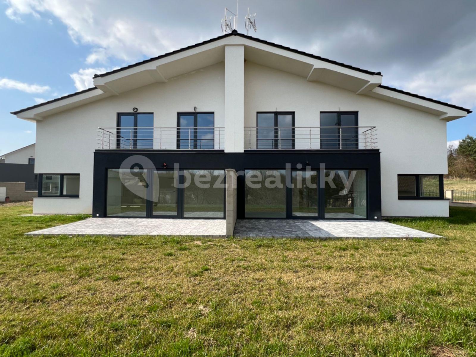 Prodej domu 410 m², pozemek 1.398 m², K Vrchánovu, Sulice, Středočeský kraj
