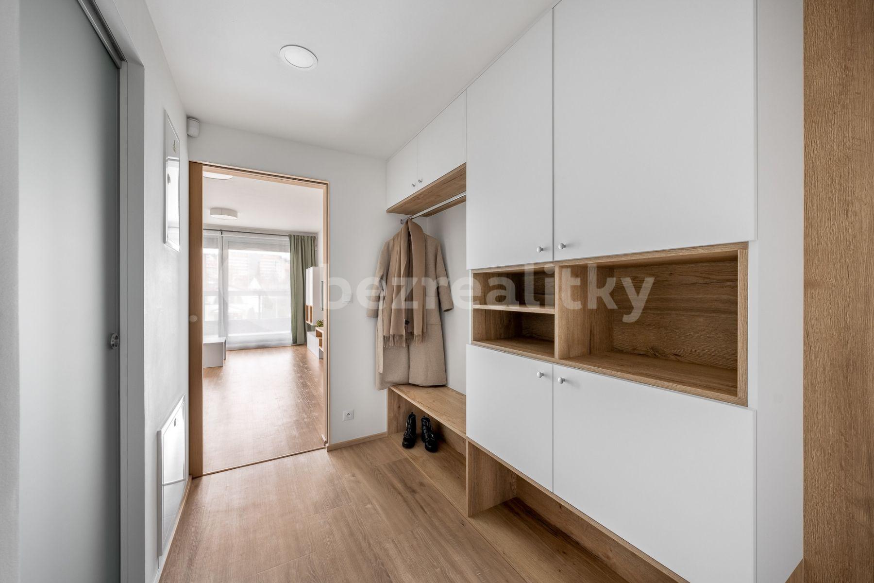 Pronájem bytu 1+kk 34 m², Kurta Konráda, Praha, Praha