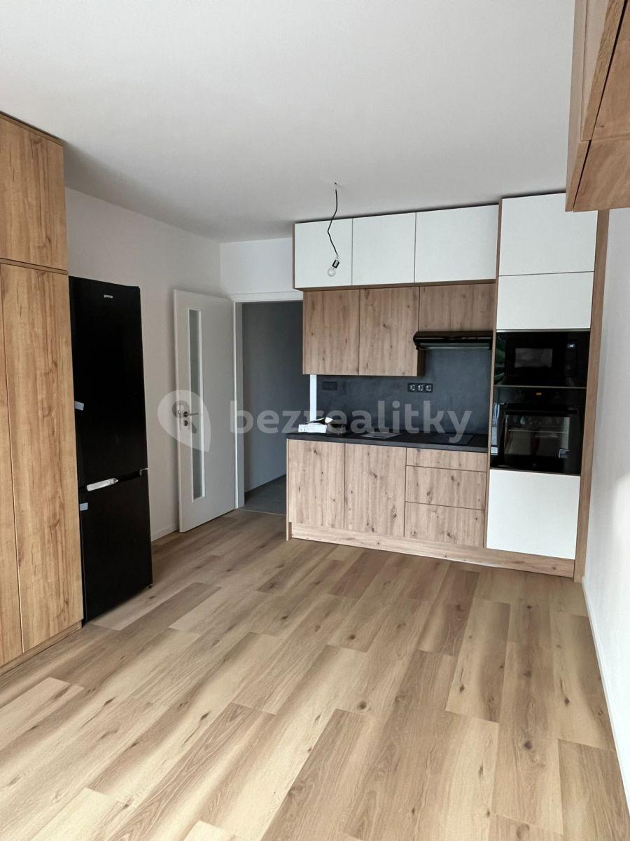 Pronájem bytu 1+kk 32 m², Milánská, Praha, Praha