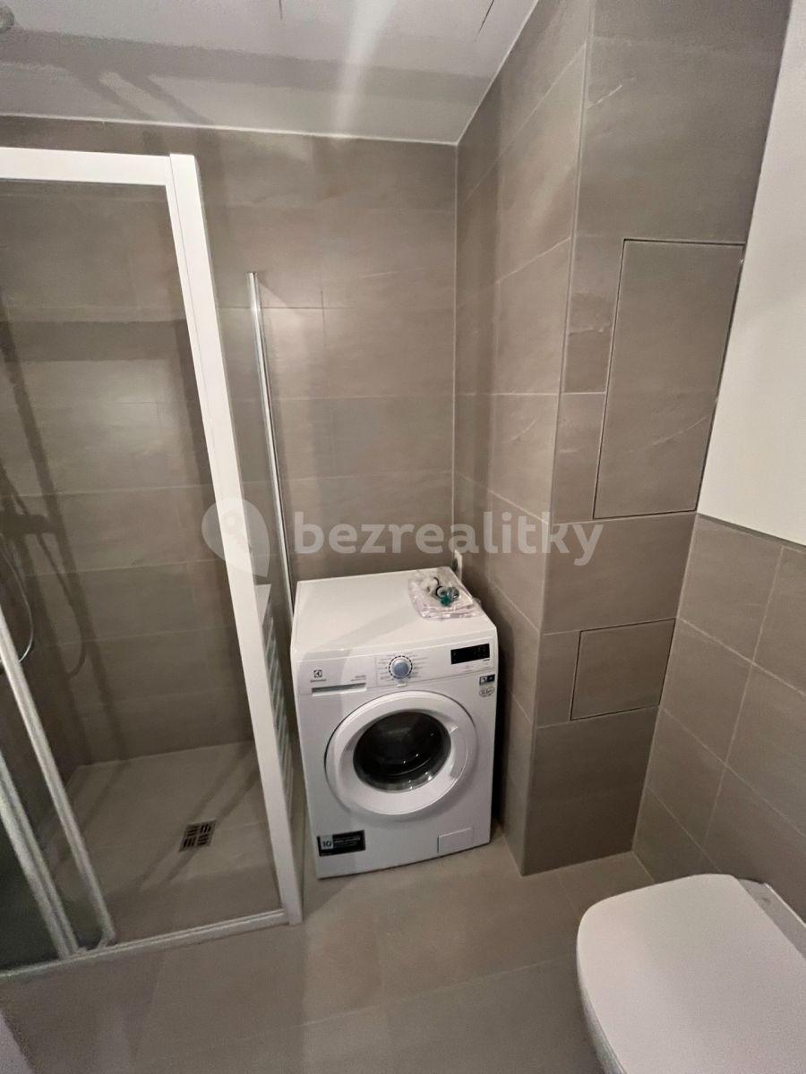 Pronájem bytu 1+kk 32 m², Milánská, Praha, Praha