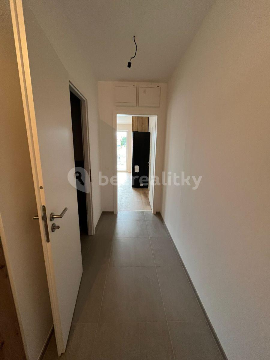 Pronájem bytu 1+kk 32 m², Milánská, Praha, Praha