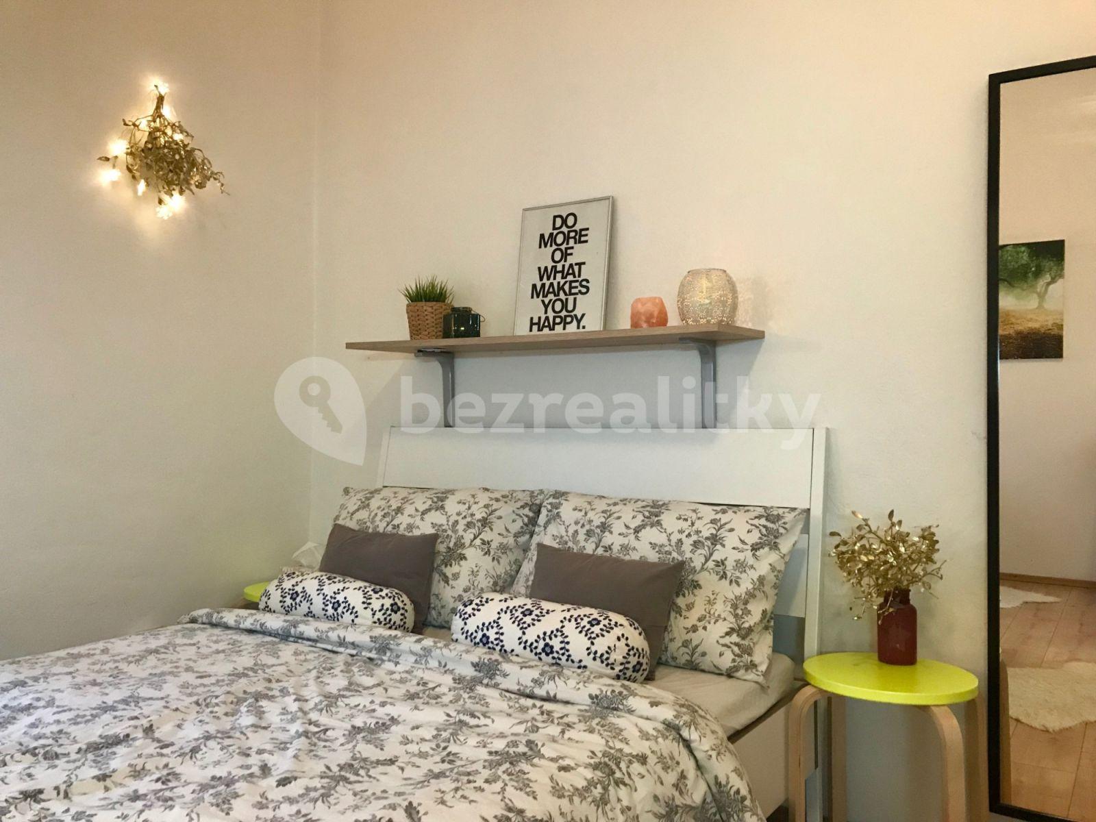 Pronájem bytu 1+kk 32 m², Nad Kolčavkou A, Praha, Praha