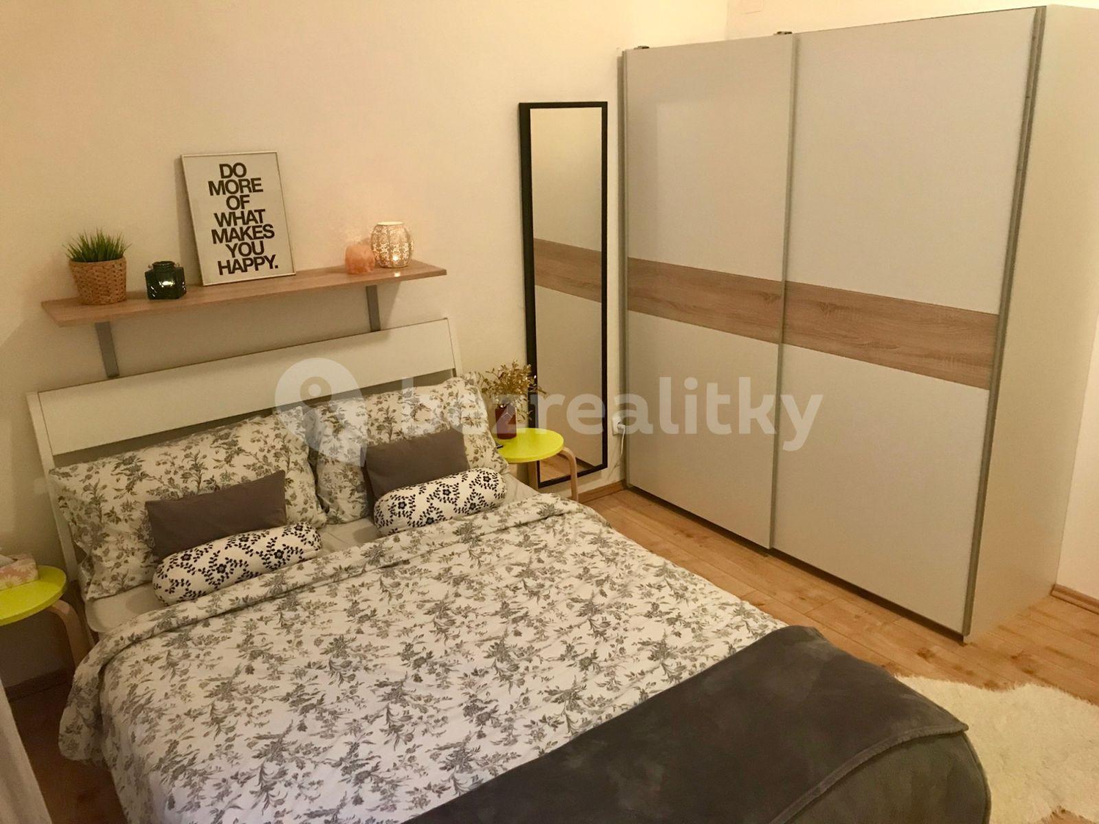 Pronájem bytu 1+kk 32 m², Nad Kolčavkou A, Praha, Praha