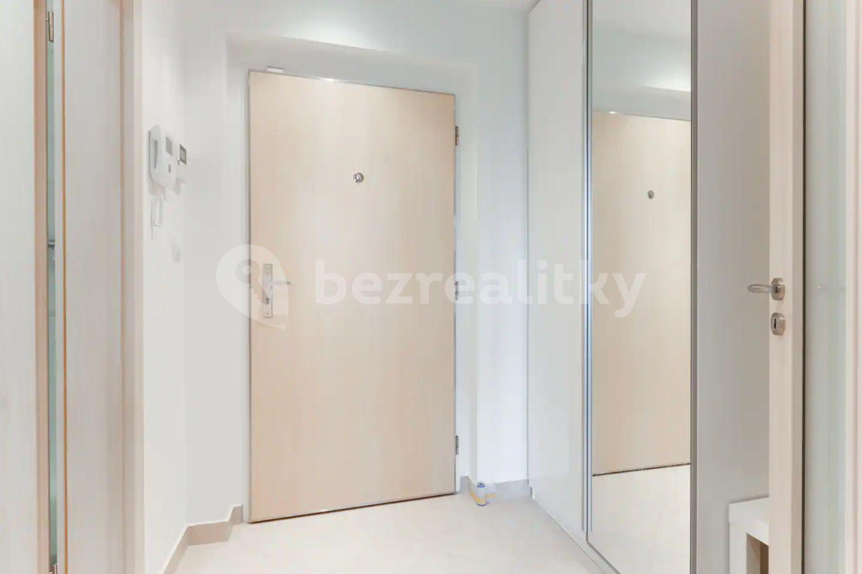 Pronájem bytu 1+1 32 m², Olšanská, Praha, Praha