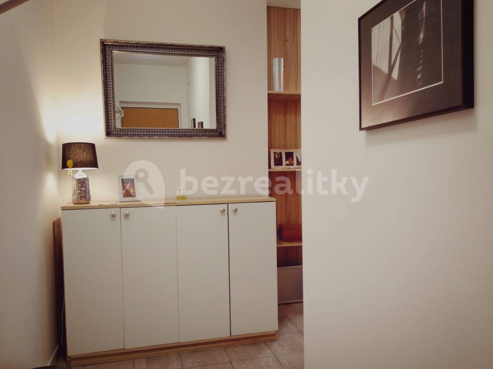 Pronájem bytu 2+1 67 m², V Zahradách, Praha, Praha