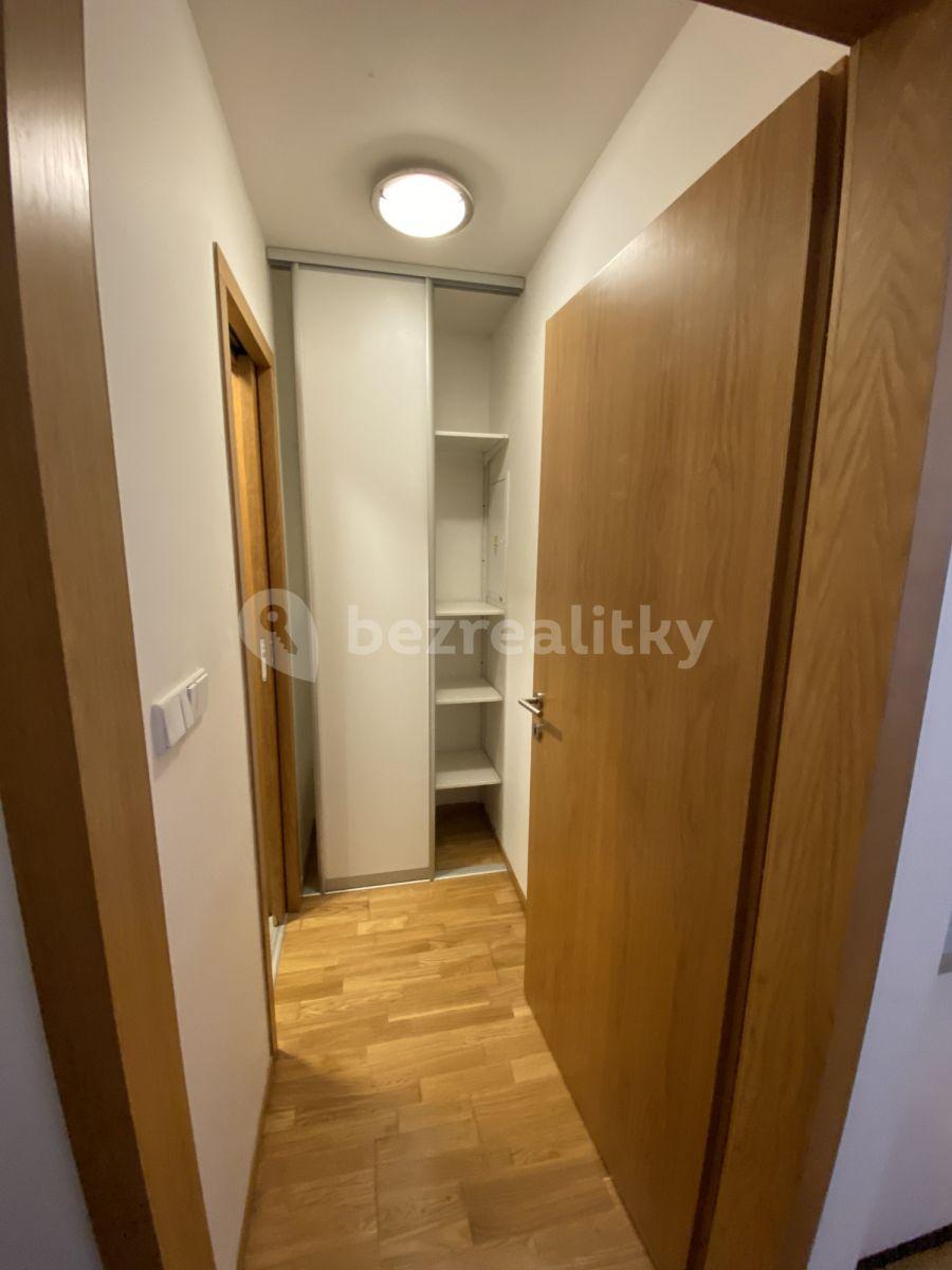 Pronájem bytu 1+1 29 m², Korunní, Praha, Praha