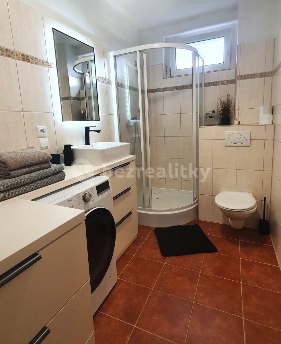 Pronájem bytu 2+1 41 m², Krchlebská, Praha, Praha