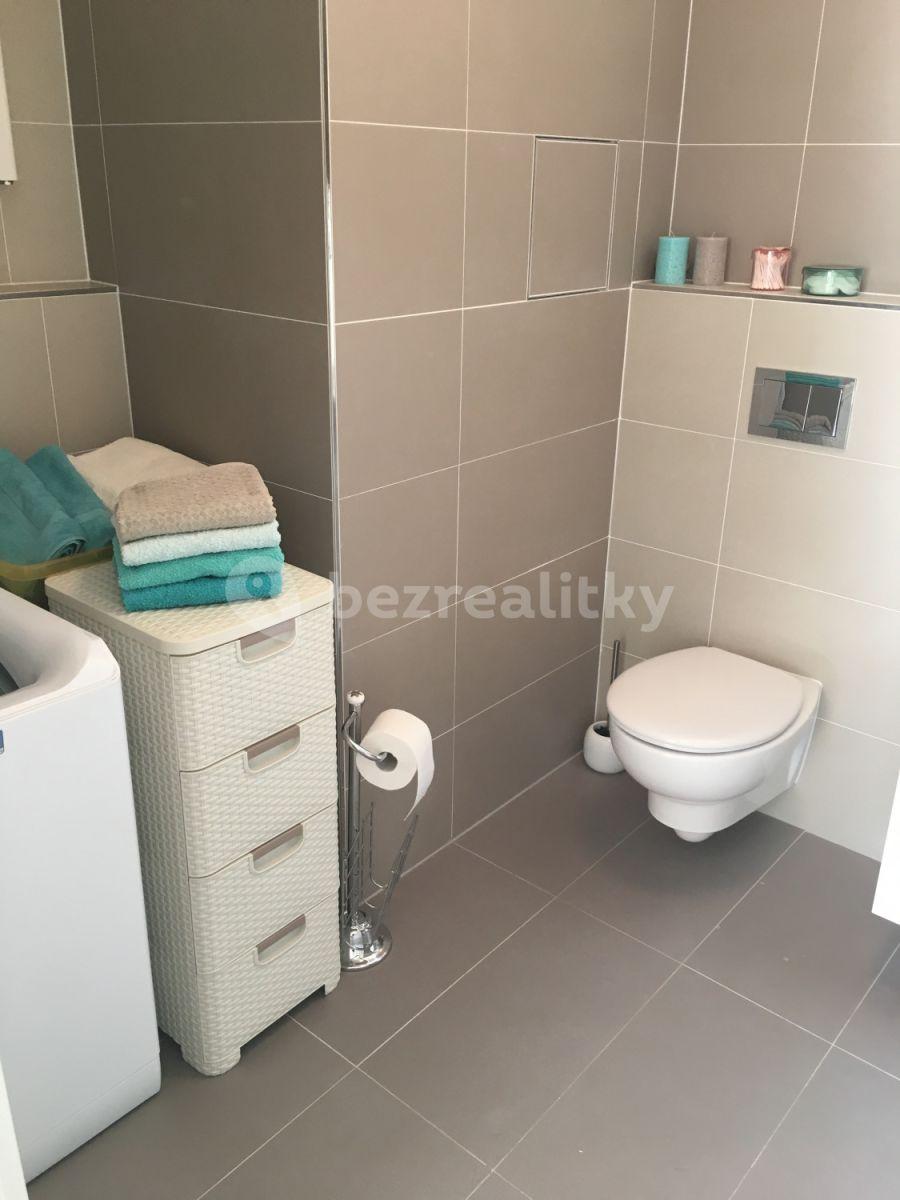 Pronájem bytu 2+kk 37 m², Učňovská, Praha, Praha