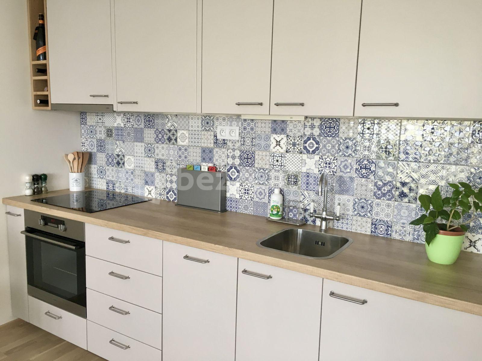 Pronájem bytu 2+kk 37 m², Učňovská, Praha, Praha