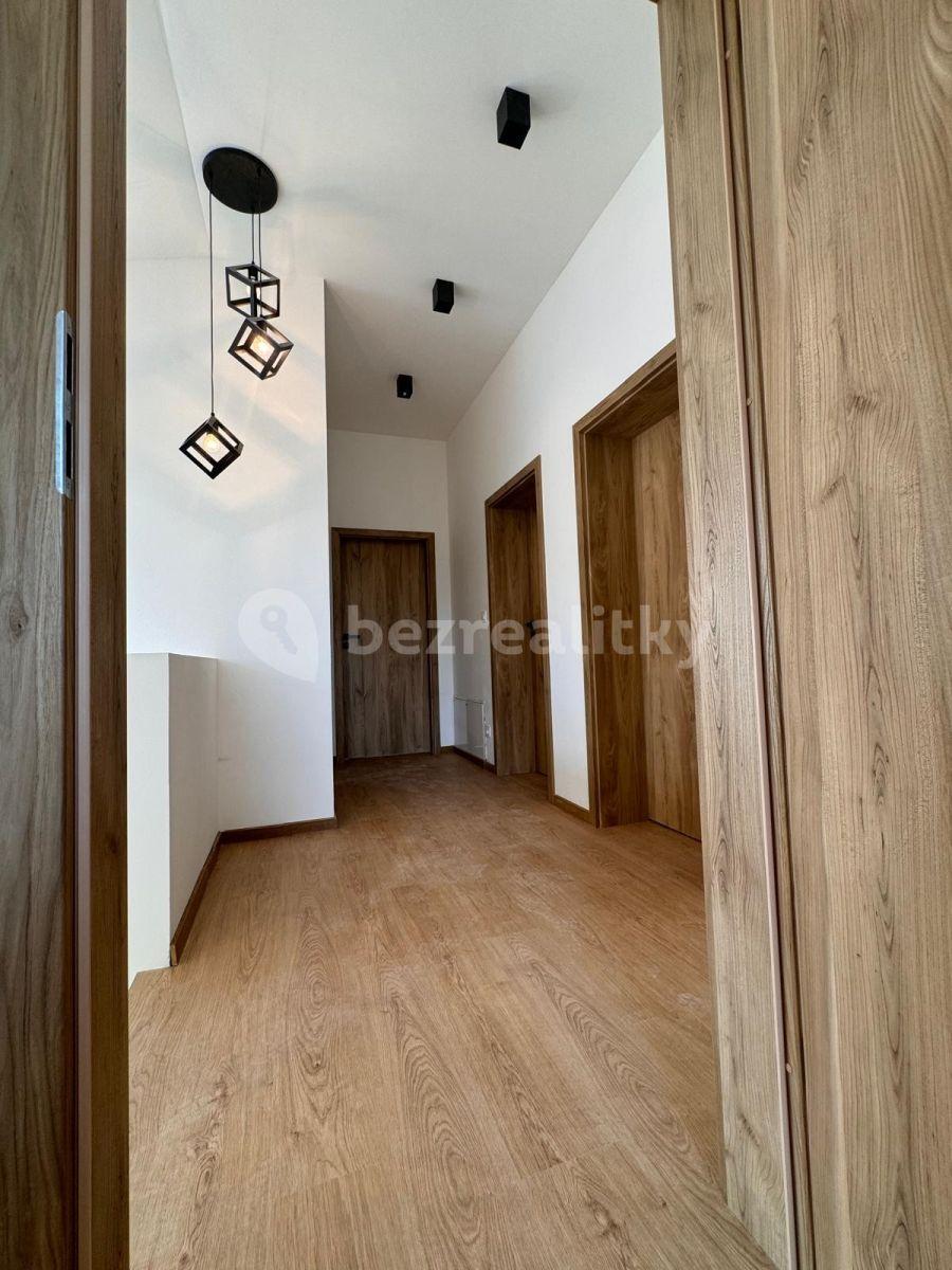 Prodej domu 196 m², pozemek 879 m², U Lesíka, Nová Ves, Středočeský kraj