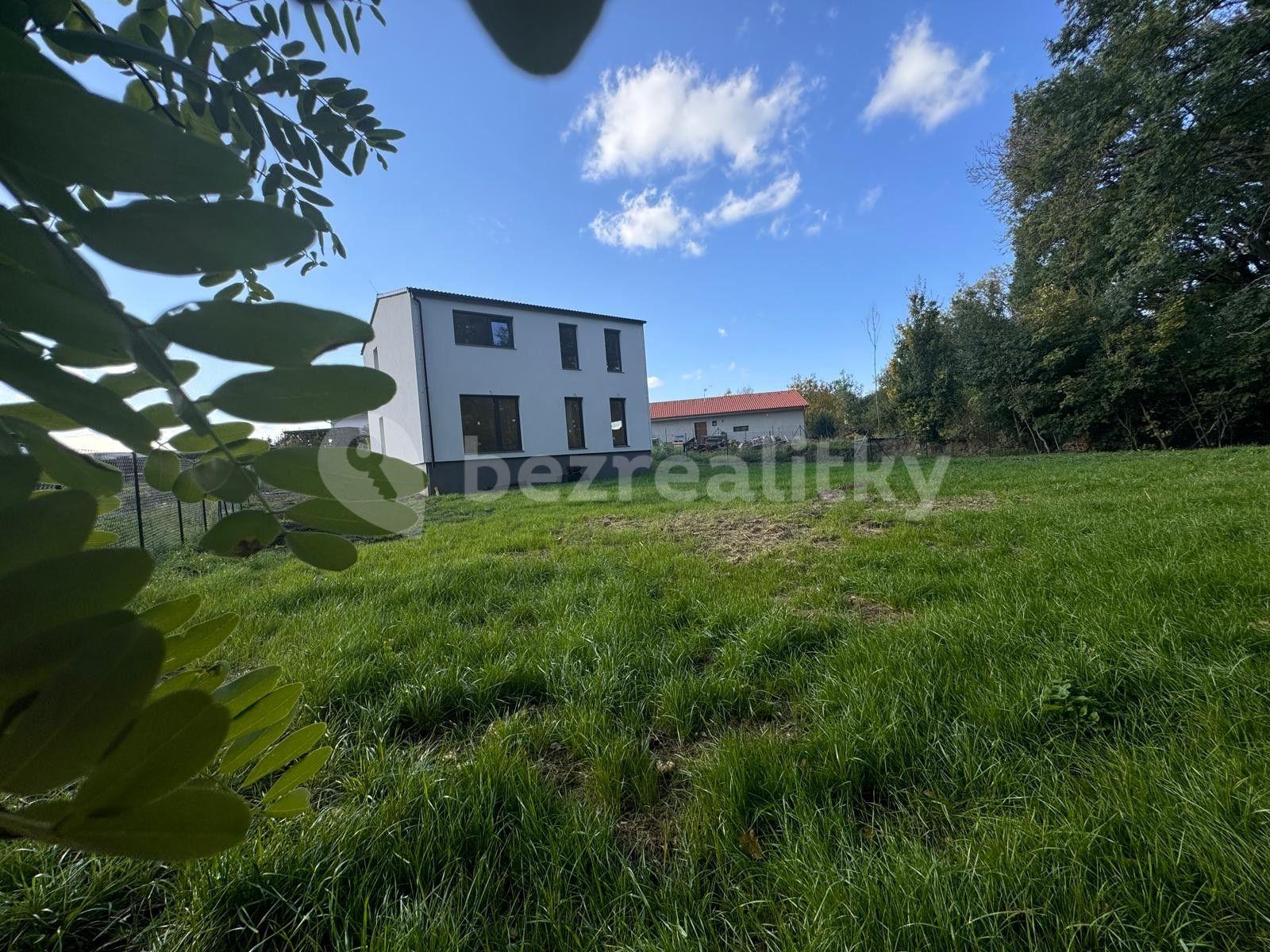 Prodej domu 196 m², pozemek 879 m², U Lesíka, Nová Ves, Středočeský kraj