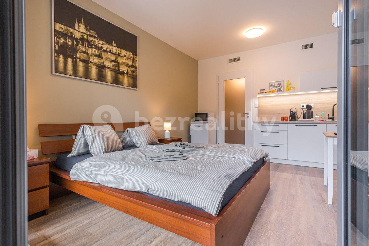 Pronájem bytu 1+kk 35 m², Hlaváčkova, Praha, Praha