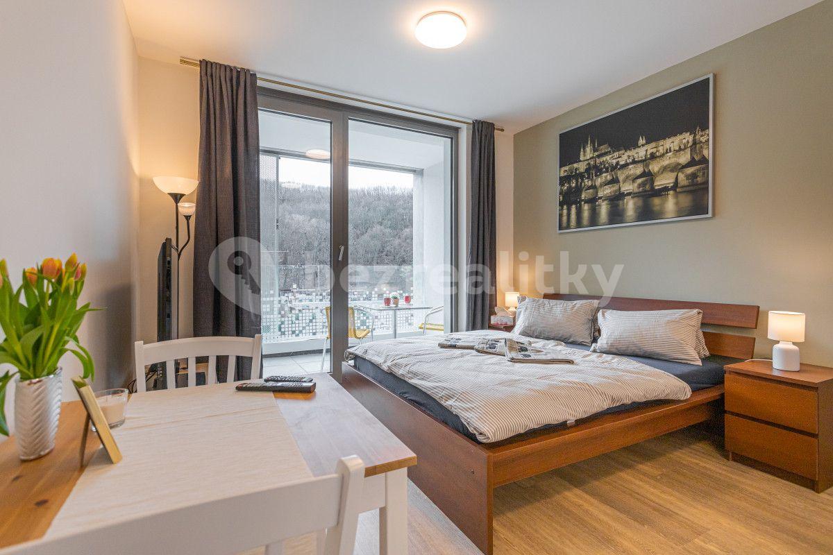 Pronájem bytu 1+kk 35 m², Hlaváčkova, Praha, Praha