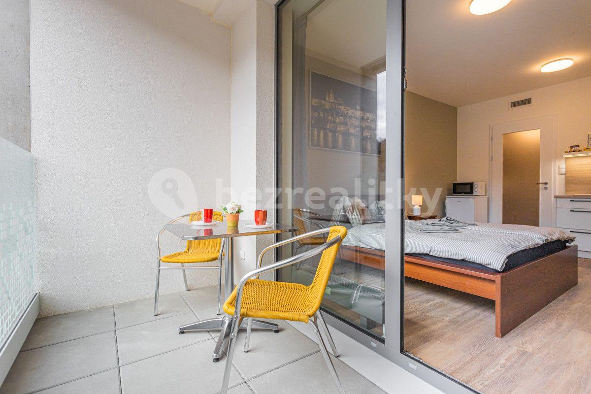 Pronájem bytu 1+kk 35 m², Hlaváčkova, Praha, Praha