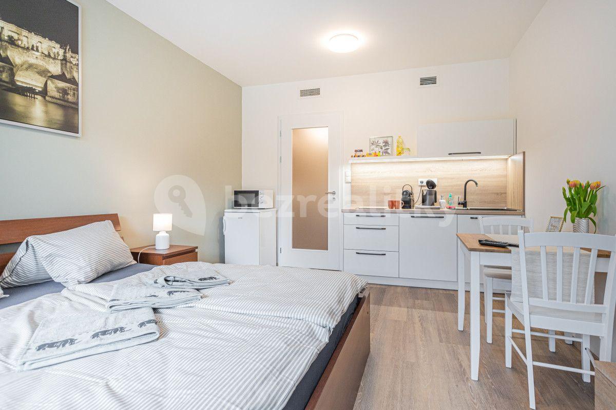 Pronájem bytu 1+kk 35 m², Hlaváčkova, Praha, Praha