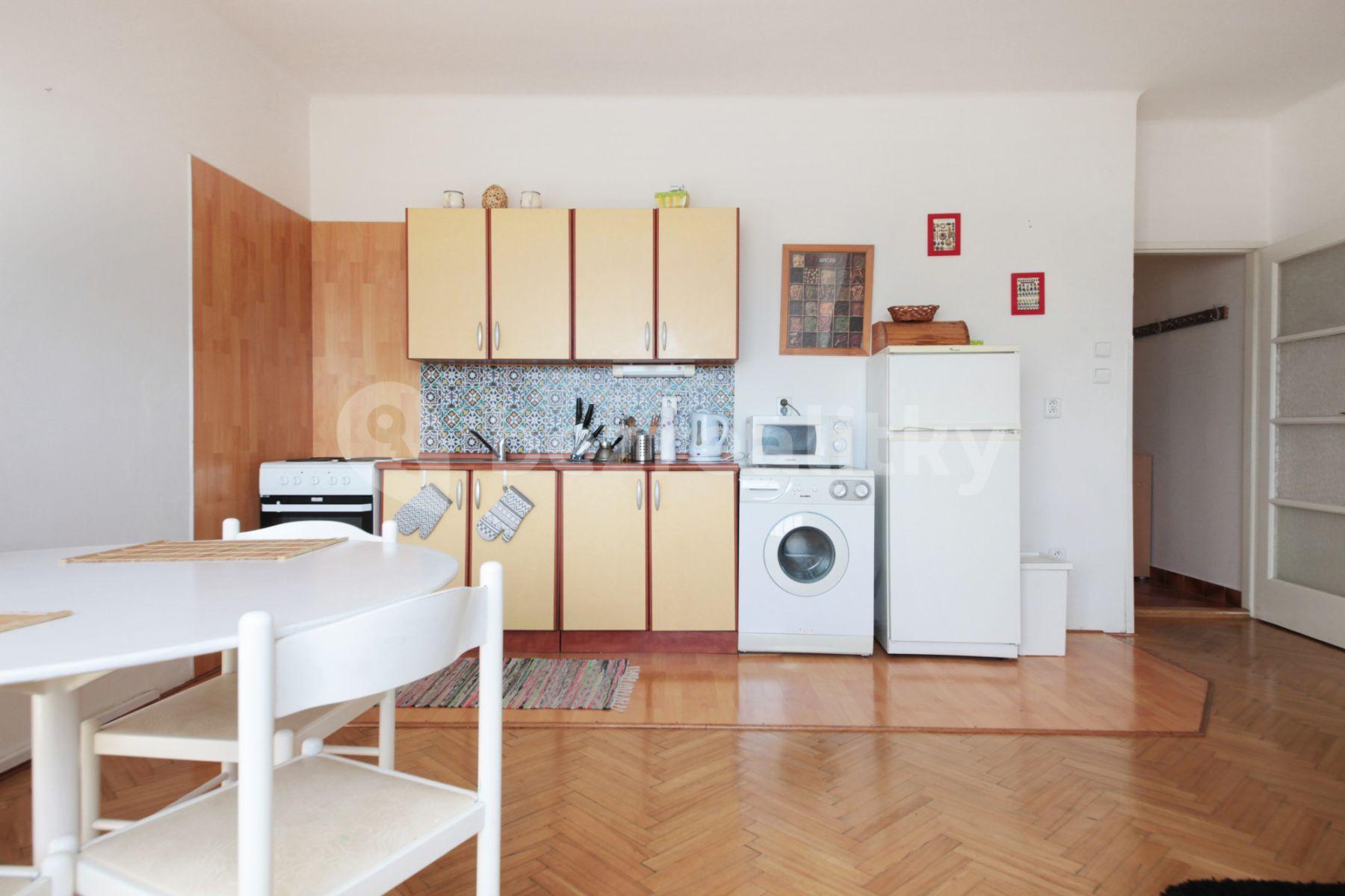 Pronájem bytu 2+1 87 m², náměstí Před Bateriemi, Praha, Praha