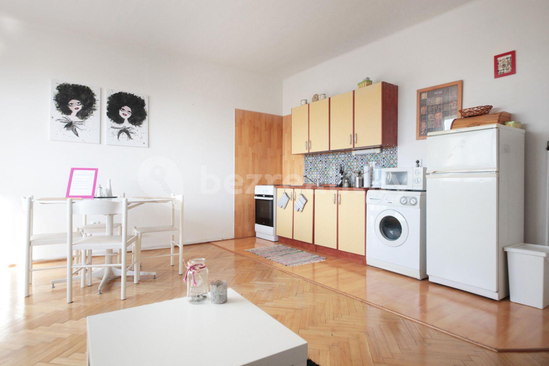 Pronájem bytu 2+1 87 m², náměstí Před Bateriemi, Praha, Praha