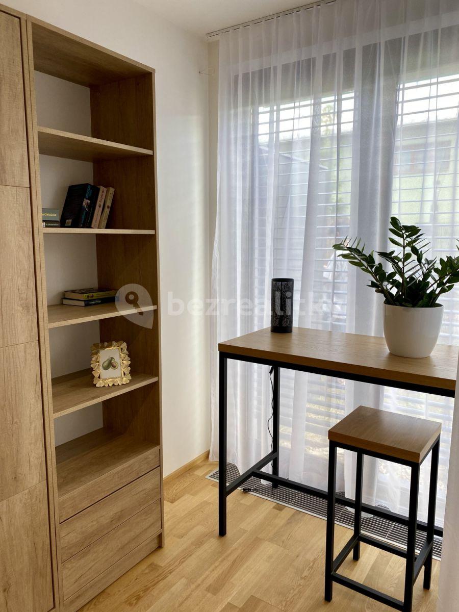 Pronájem bytu 1+kk 32 m², U Průhonu b, Praha, Praha