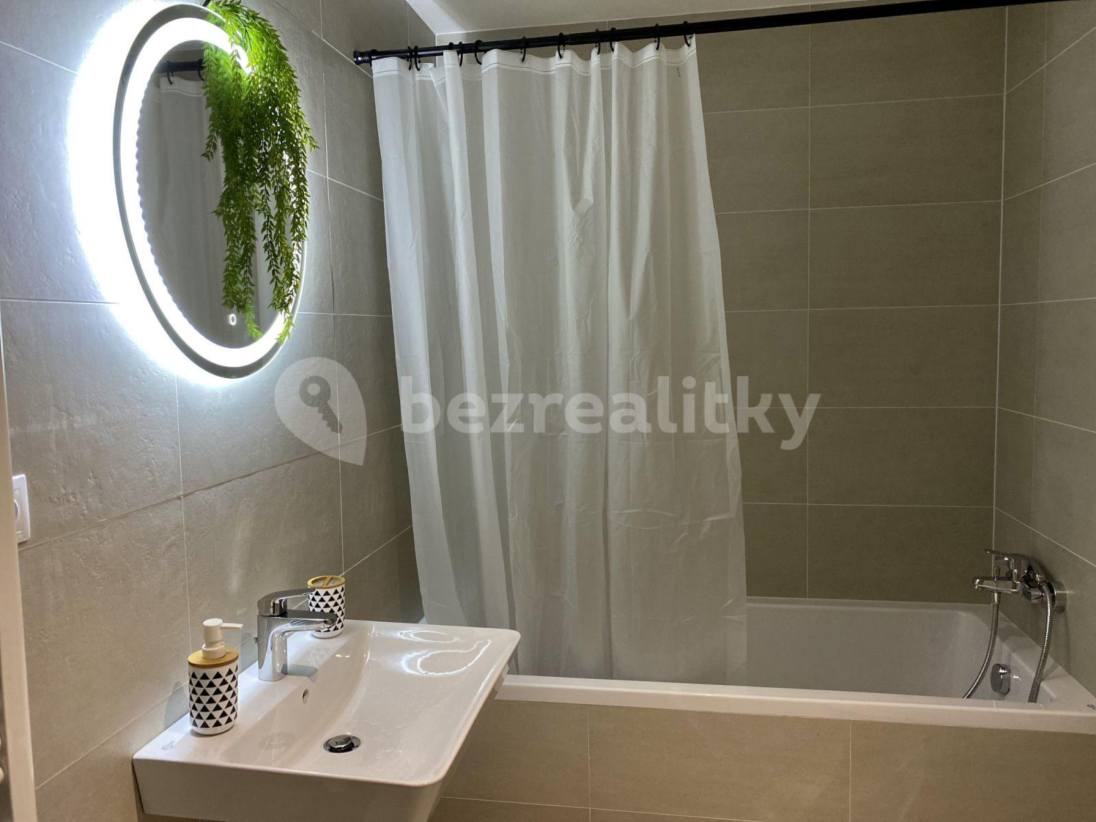 Pronájem bytu 1+kk 32 m², U Průhonu b, Praha, Praha