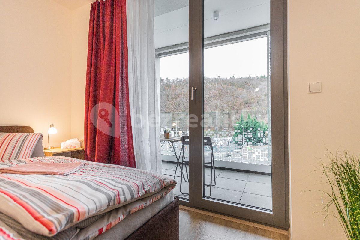 Pronájem bytu 1+kk 35 m², Hlaváčkova, Praha, Praha