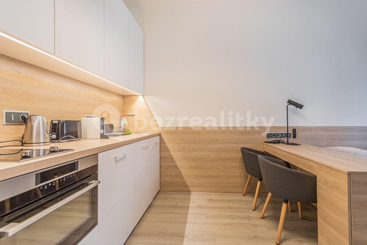 Pronájem bytu 1+kk 25 m², Stroupežnického, Praha, Praha