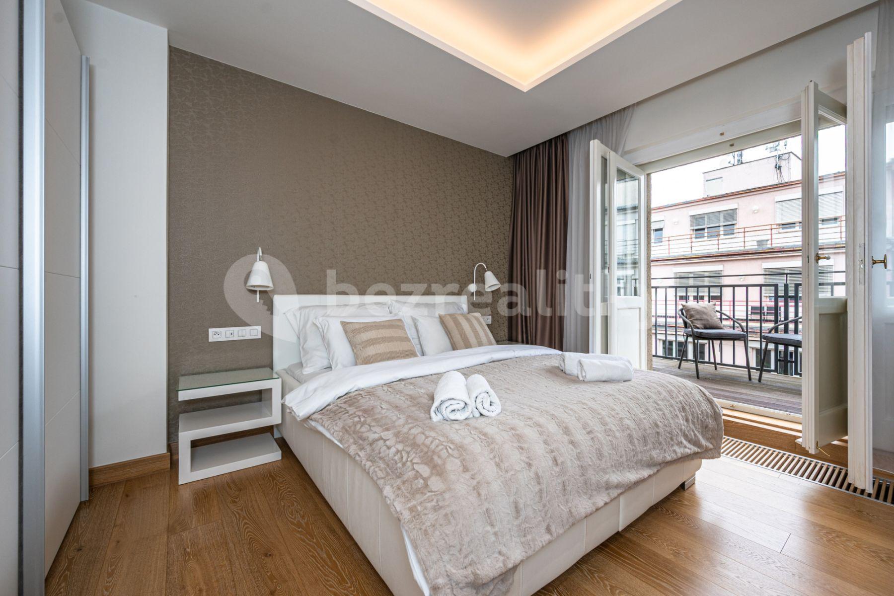 Pronájem bytu 2+kk 89 m², Dlouhá, Praha, Praha