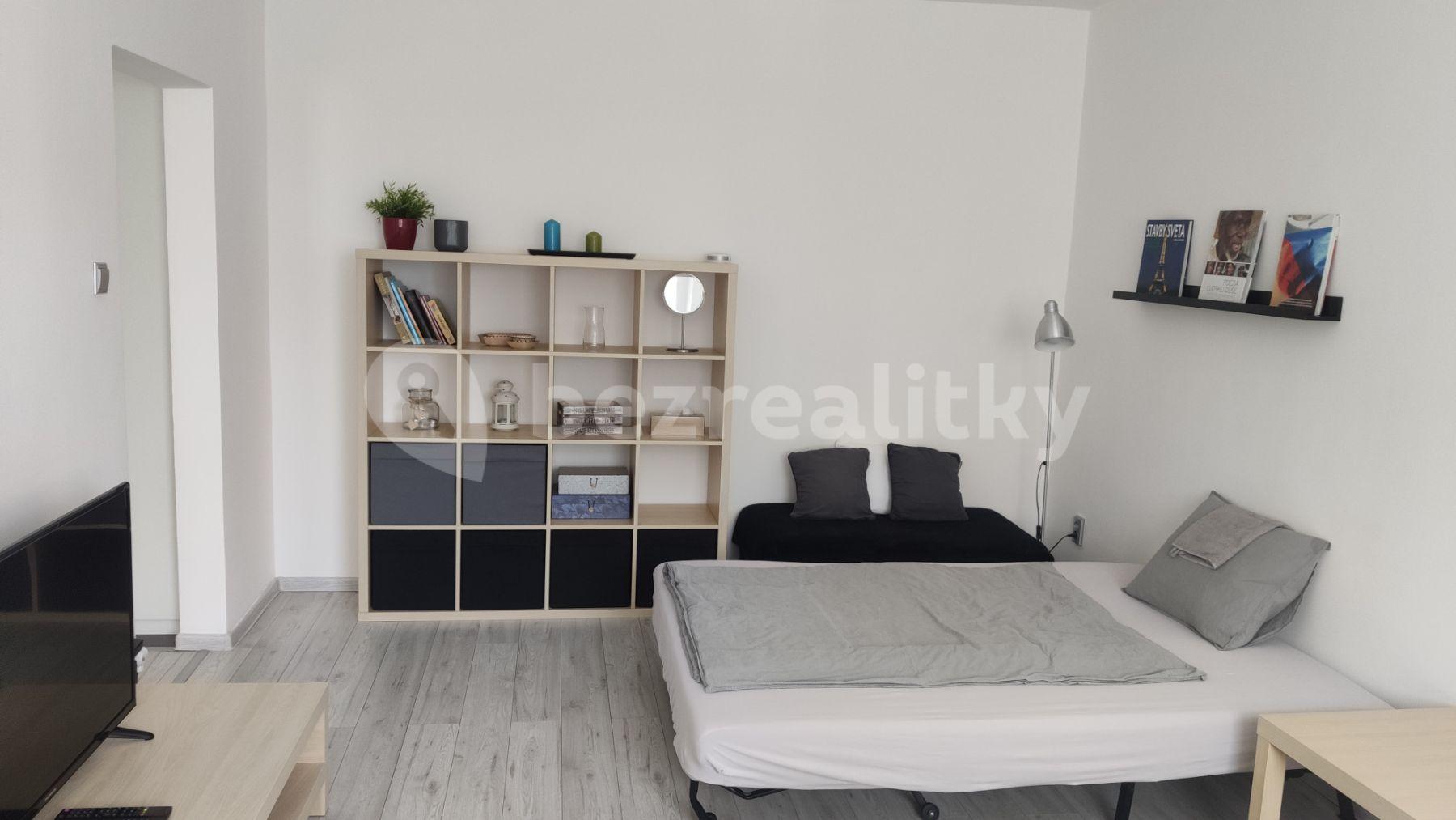 Pronájem bytu 1+1 40 m², Mamateyova, Petržalka, Bratislavský kraj