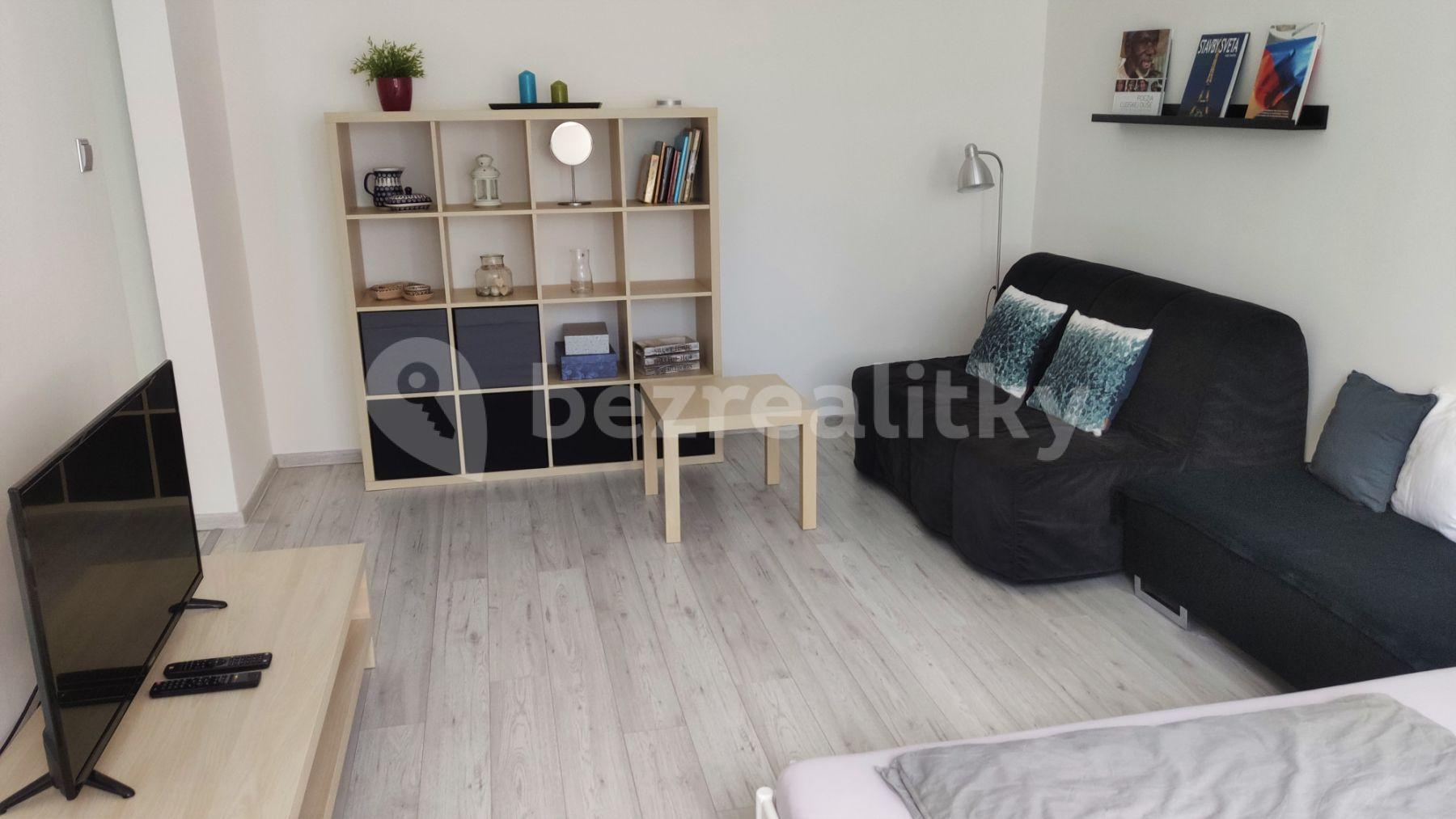 Pronájem bytu 1+1 40 m², Mamateyova, Petržalka, Bratislavský kraj