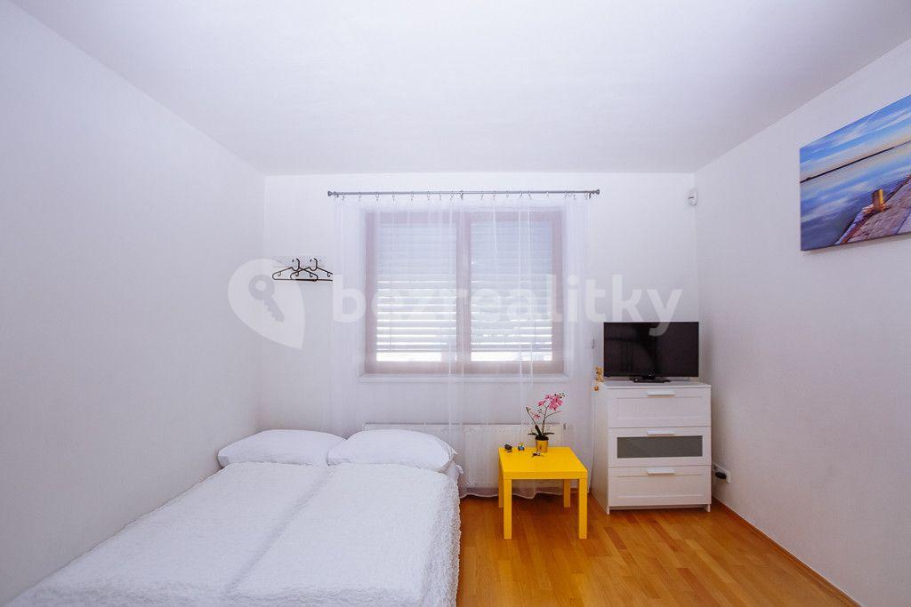 Pronájem bytu 2+1 60 m², Lublaňská, Praha, Praha