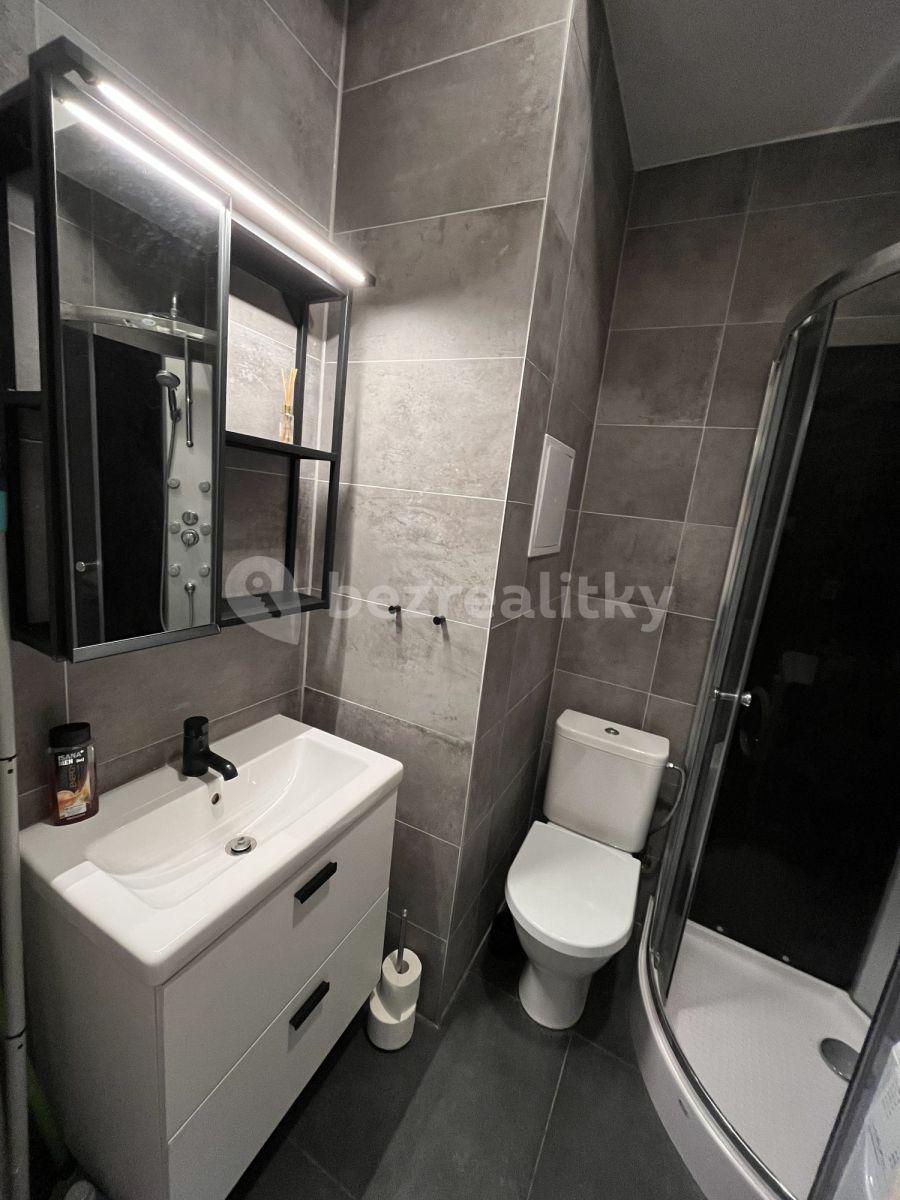 Pronájem bytu 1+kk 33 m², Sokolovská, Praha, Praha