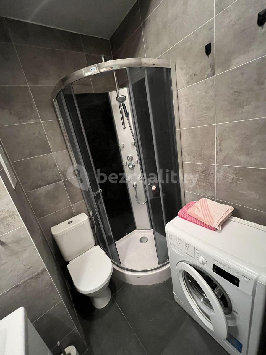 Pronájem bytu 1+kk 33 m², Sokolovská, Praha, Praha