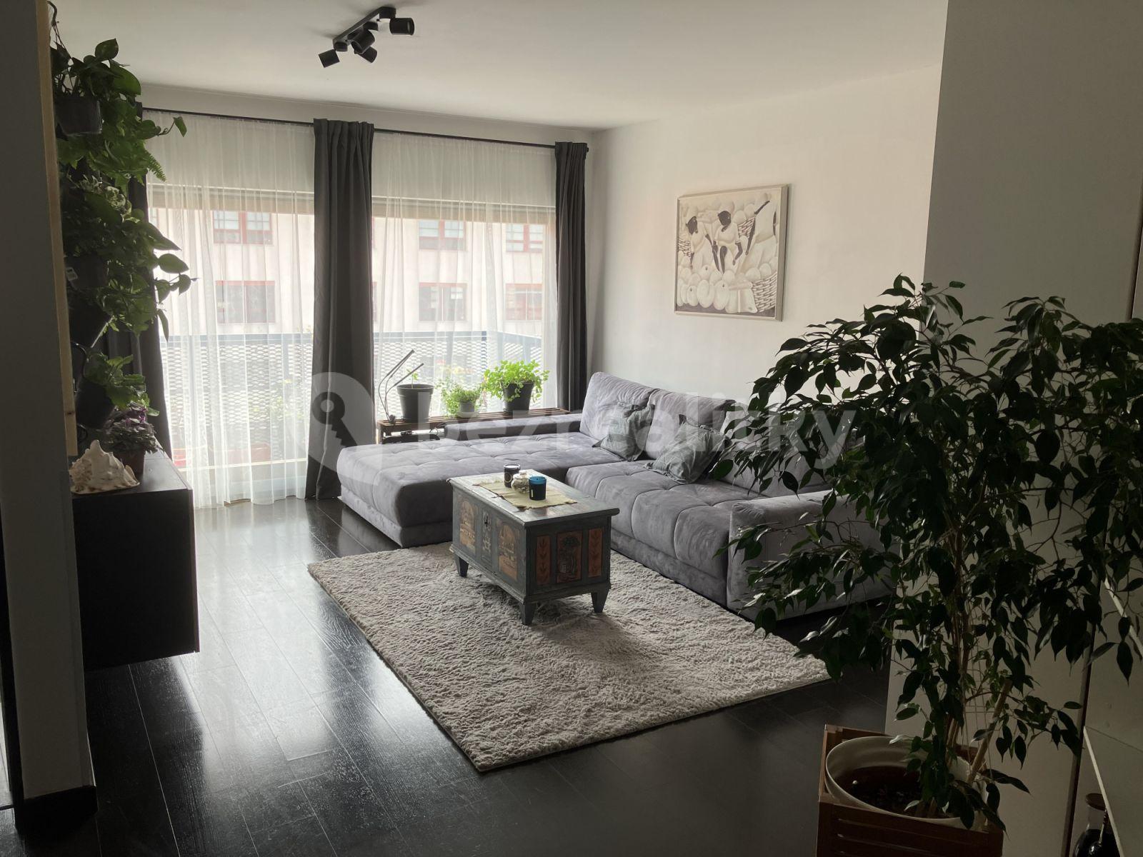 Pronájem bytu 3+1 88 m², Křižíkova, Praha, Praha