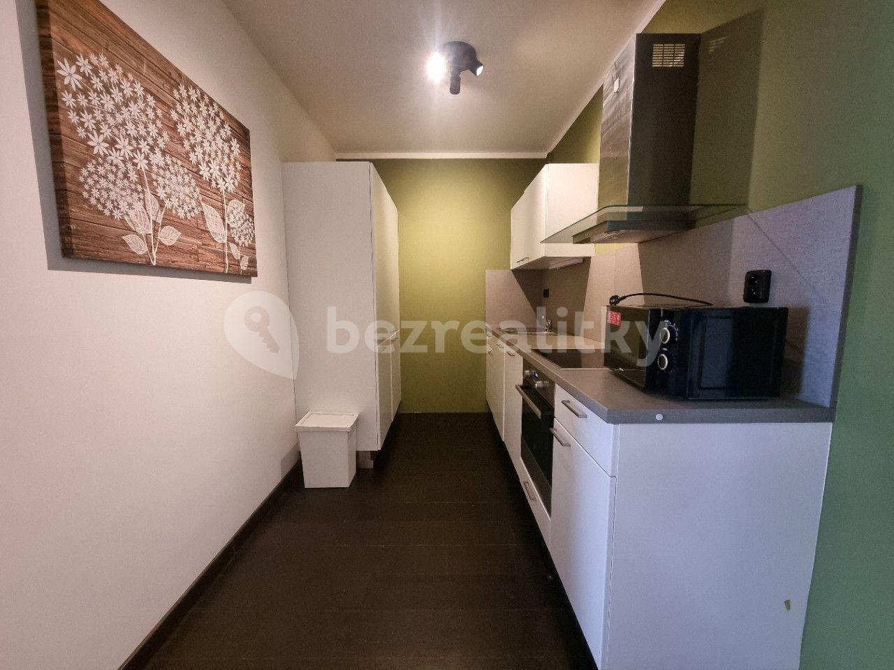 Pronájem bytu 3+1 82 m², Křižíkova, Praha, Praha