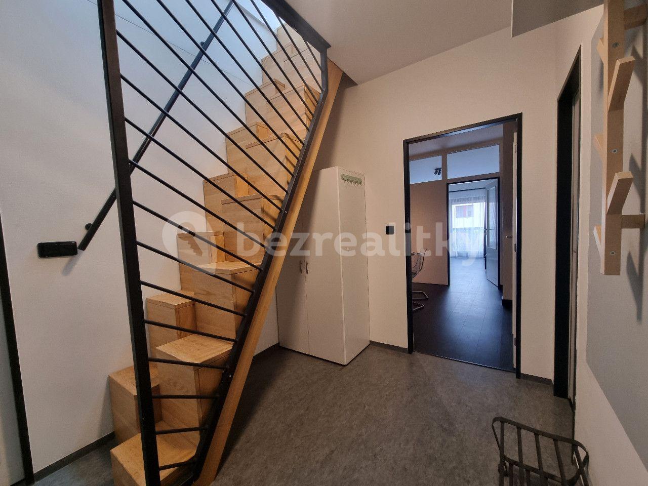 Pronájem bytu 3+1 82 m², Křižíkova, Praha, Praha