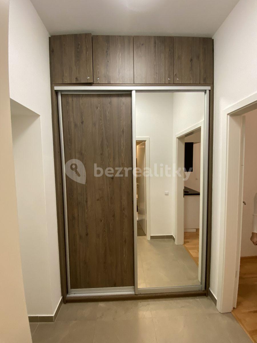 Pronájem bytu 1+kk 26 m², Tyršova, Praha, Praha