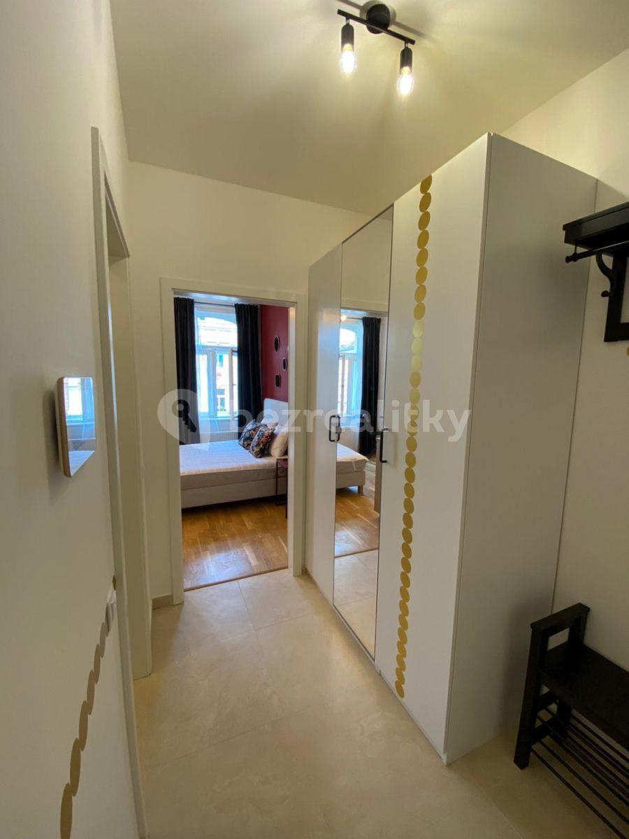 Pronájem bytu 1+kk 24 m², Tyršova, Praha, Praha