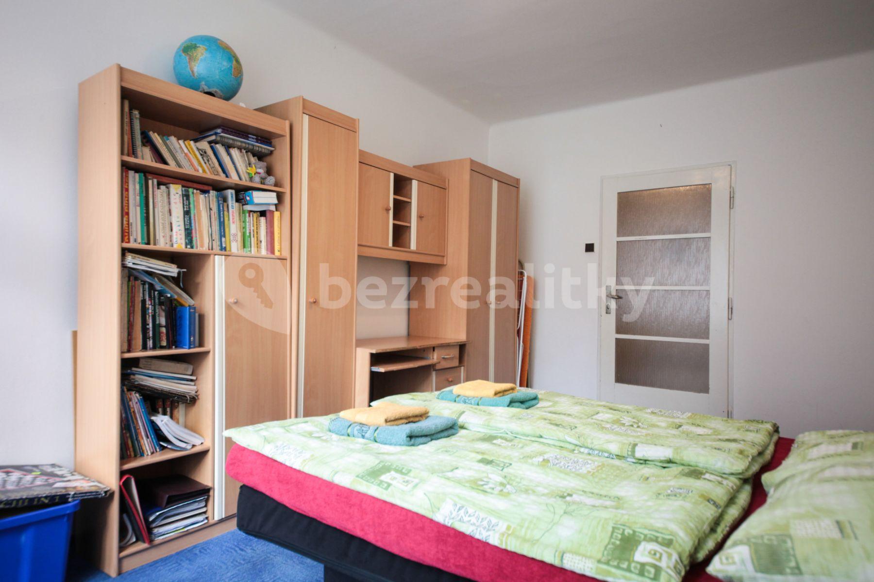 Pronájem bytu 4+1 90 m², Stroupežnického, Praha, Praha