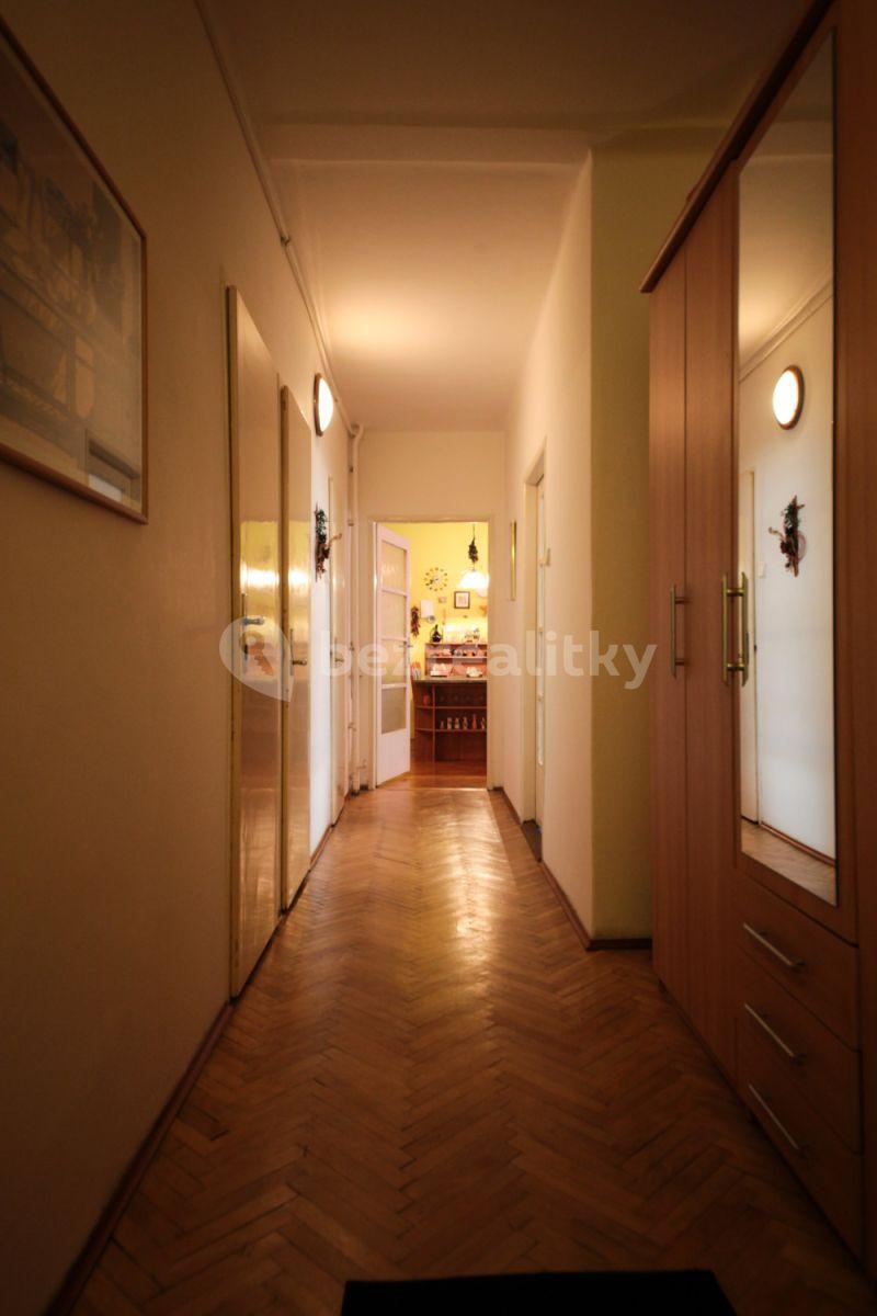 Pronájem bytu 4+1 90 m², Stroupežnického, Praha, Praha