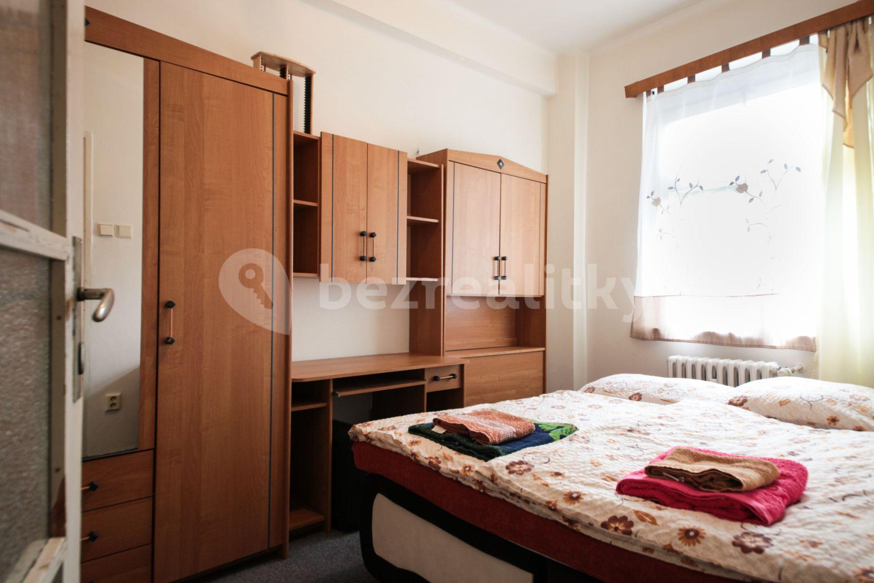 Pronájem bytu 4+1 90 m², Stroupežnického, Praha, Praha