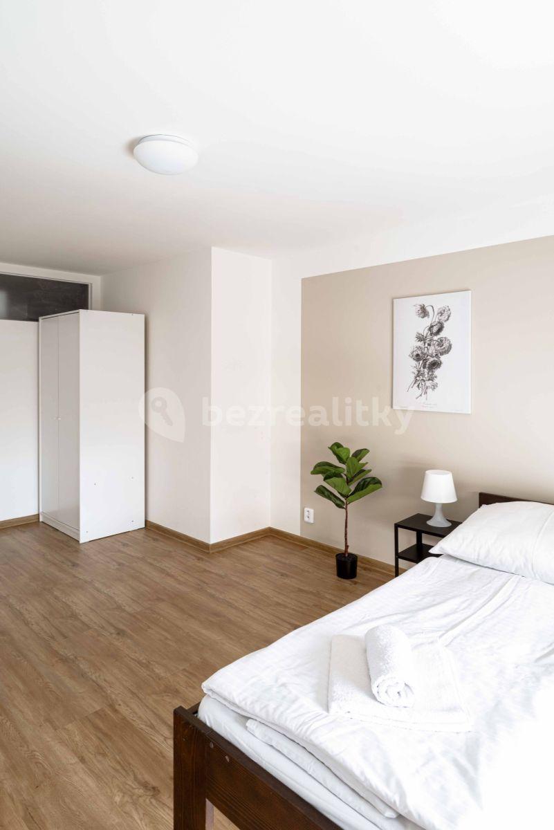 Pronájem bytu 5+1 142 m², Křižíkova a, Praha, Praha