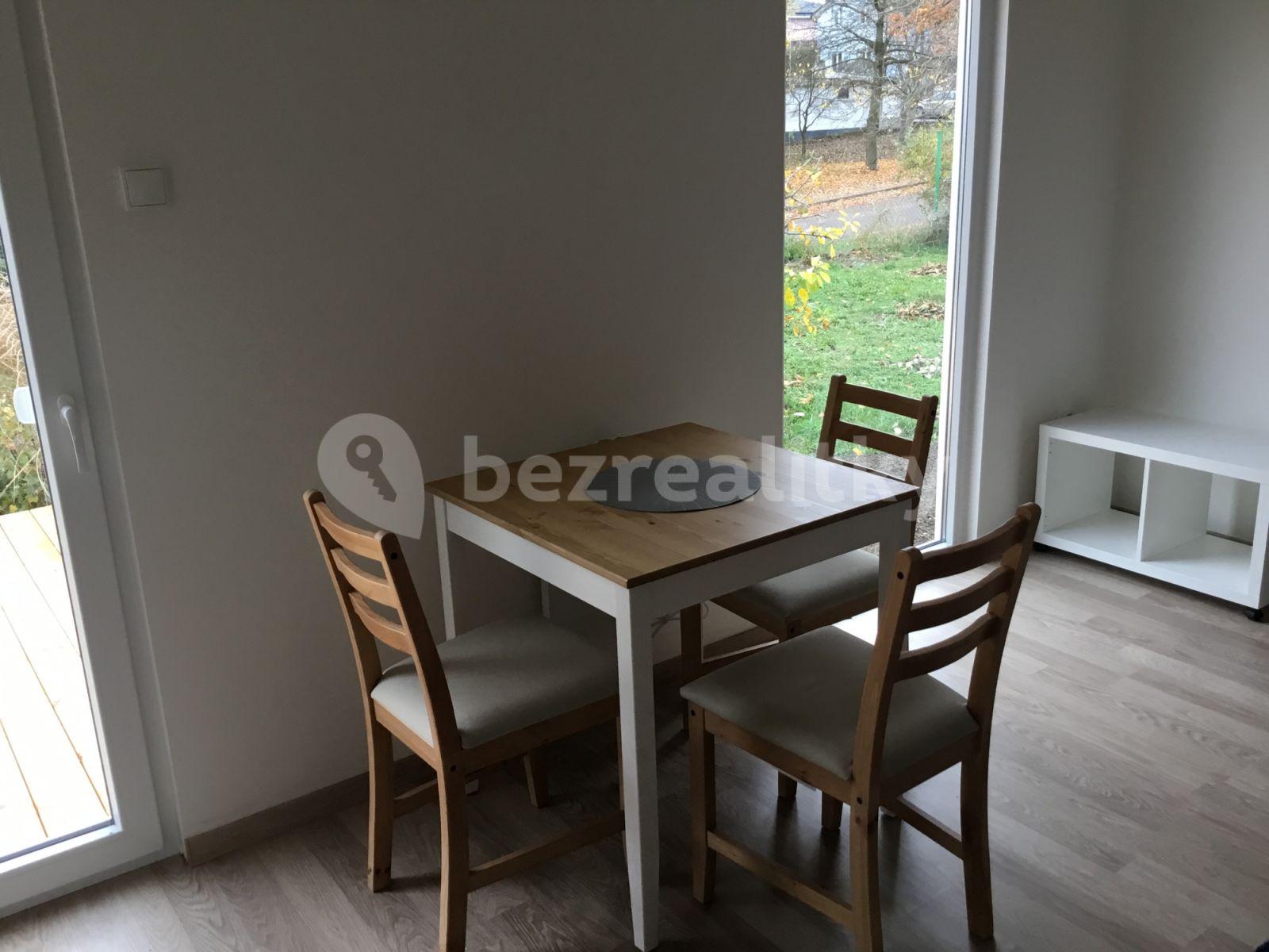 Pronájem bytu 3+kk 48 m², V Cestách, Šestajovice, Středočeský kraj