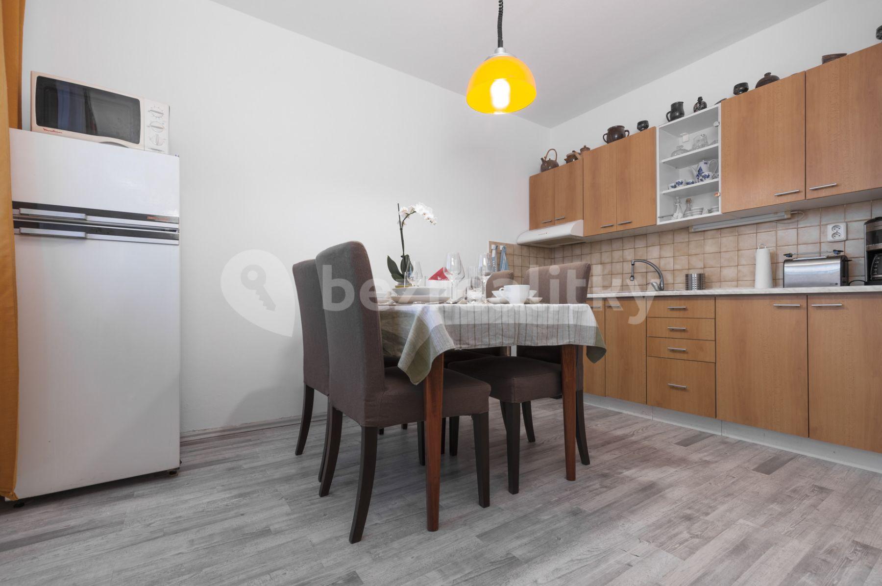 Pronájem bytu 2+1 60 m², U Sluncové, Praha, Praha