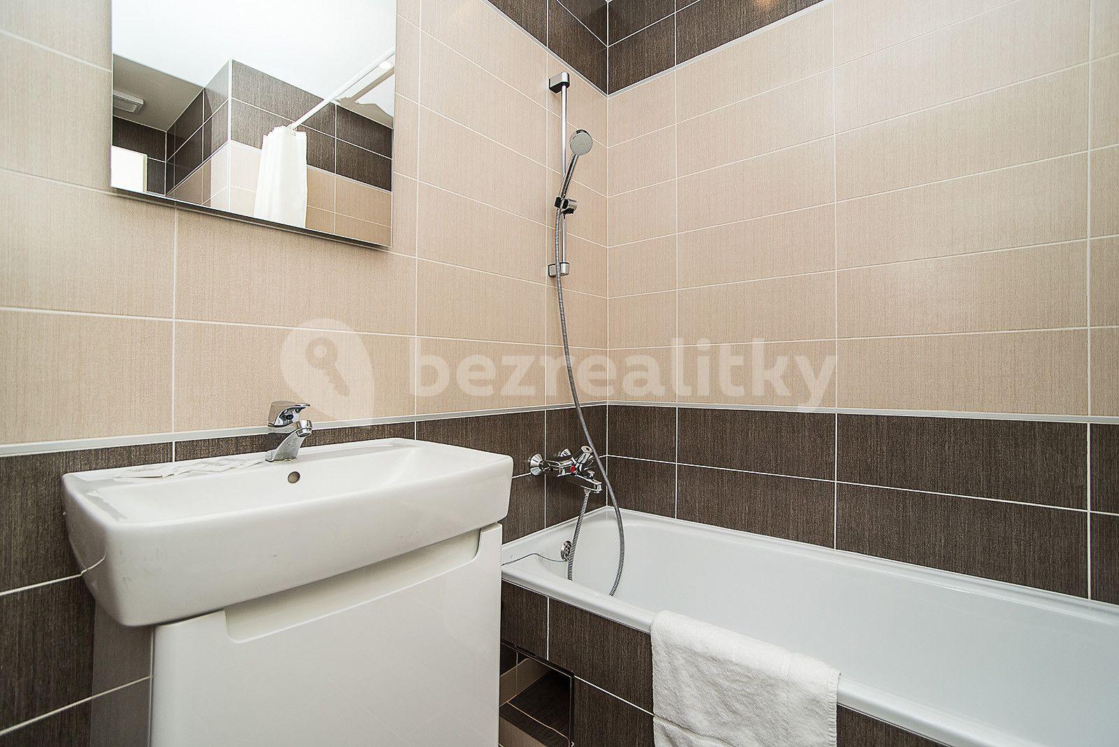 Pronájem bytu 3+1 72 m², Americká, Praha, Praha