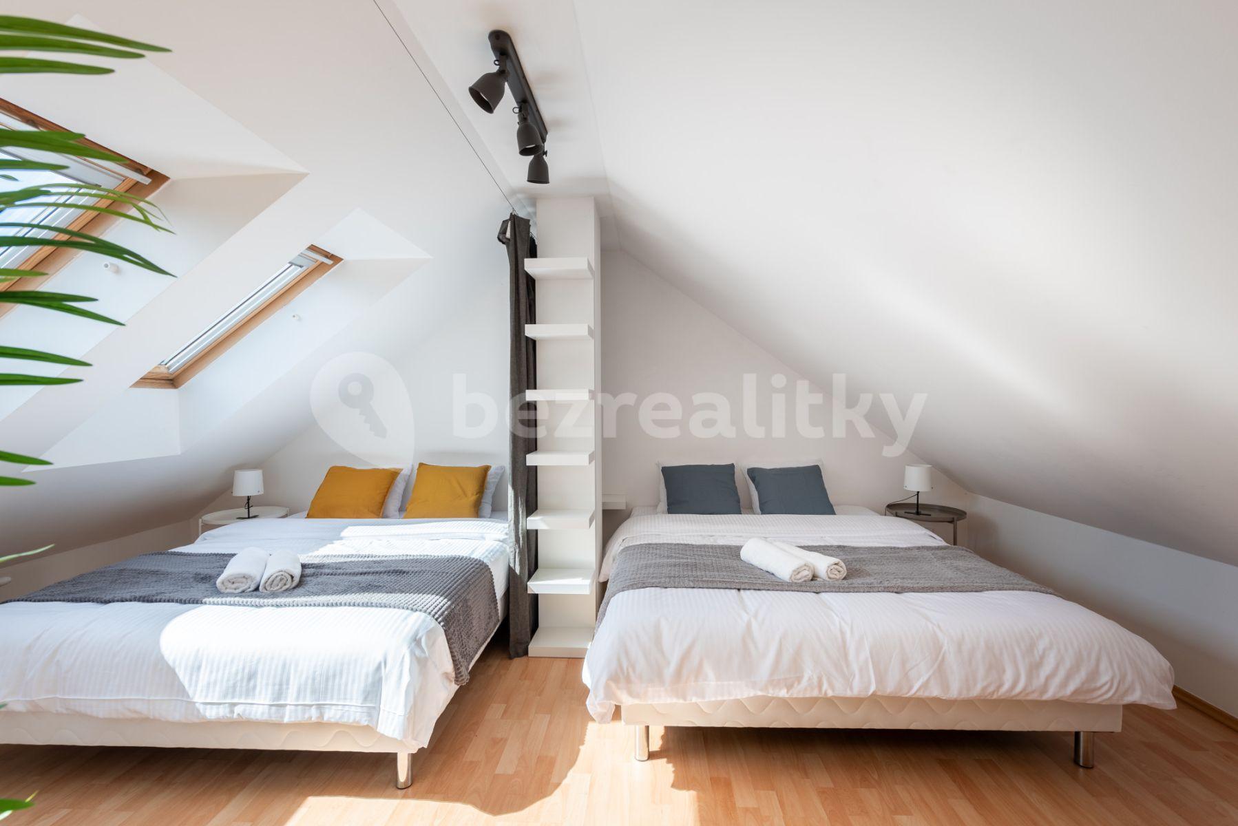 Pronájem bytu 5+1 90 m², Grafická, Praha, Praha