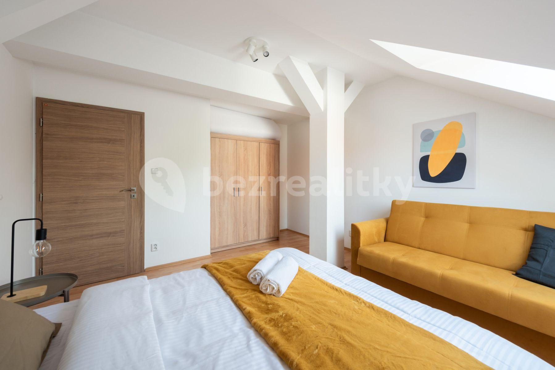 Pronájem bytu 5+1 90 m², Grafická, Praha, Praha